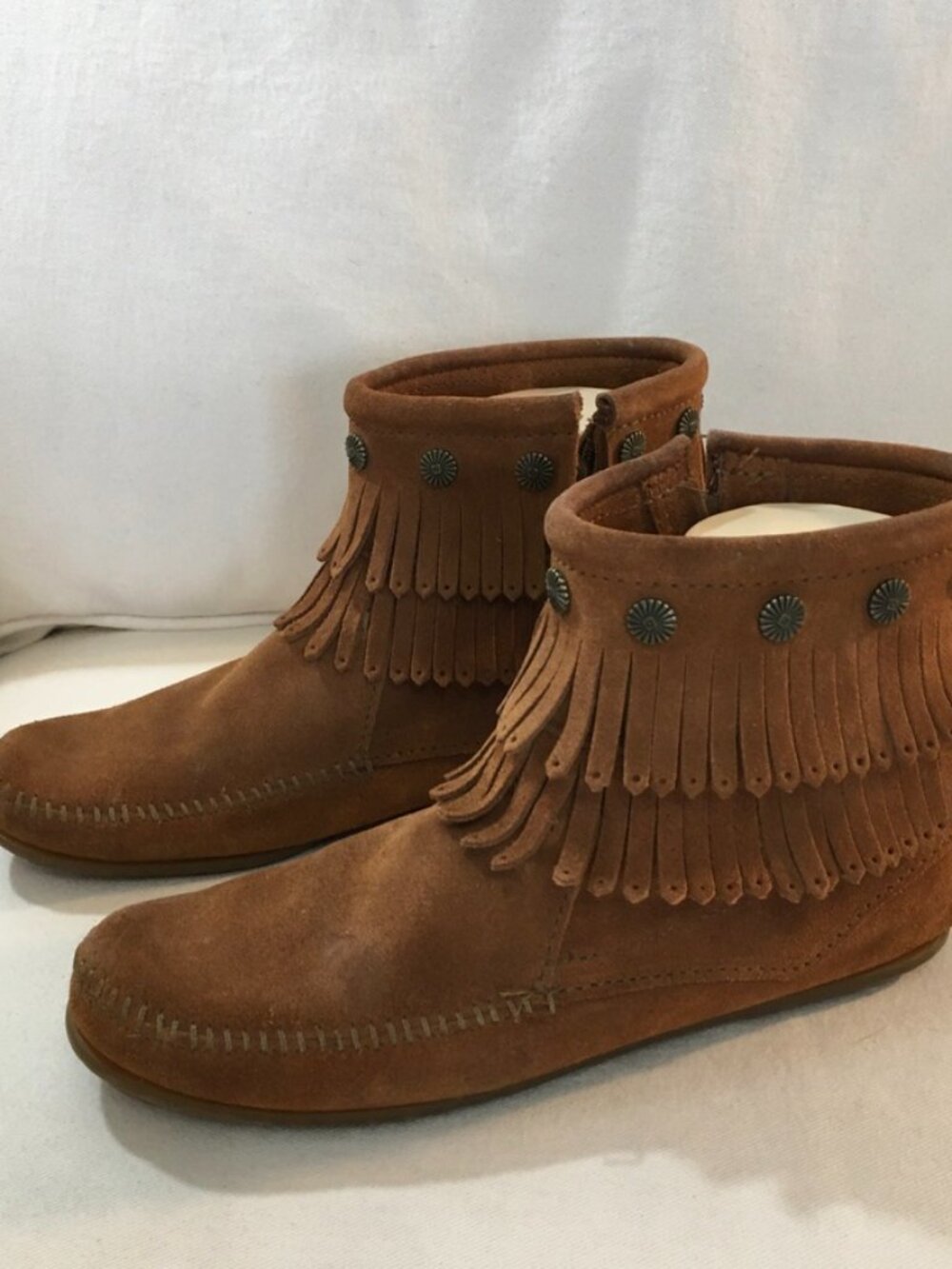 Minnetonka  Women's Double Fringe Side Zip Boots